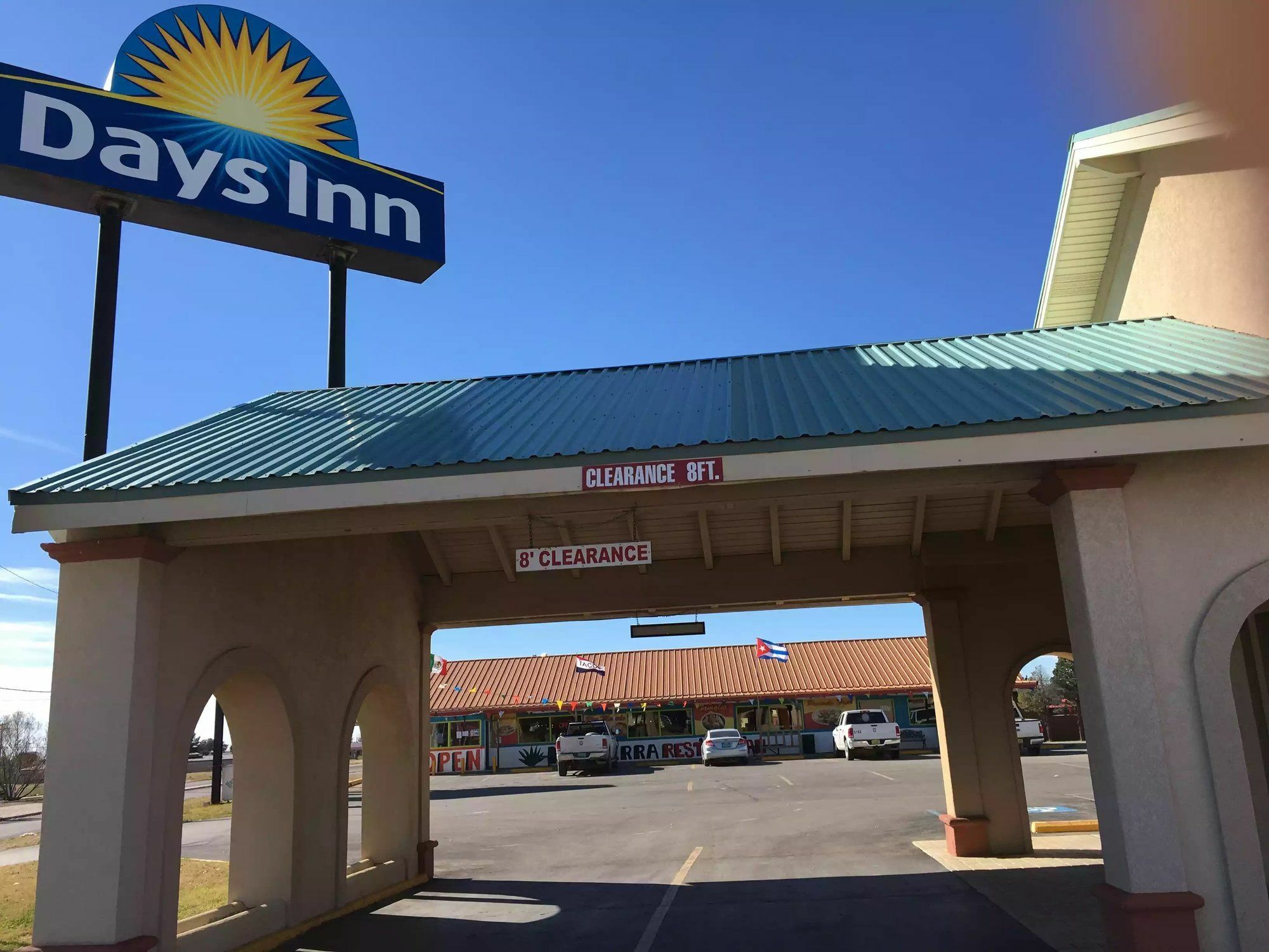 Days Inn By Wyndham Хобс Екстериор снимка